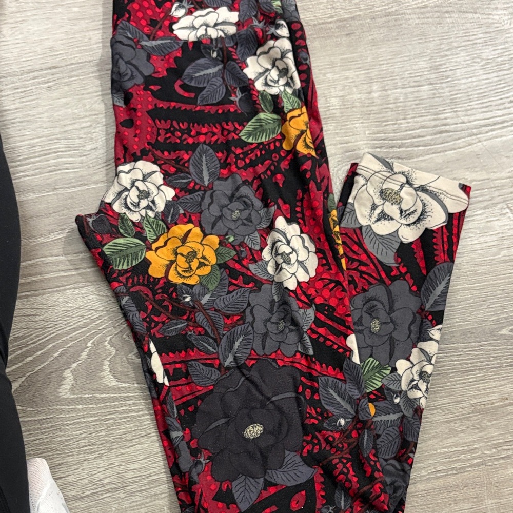 LuLaRoe Red Floral High-Waist Leggings